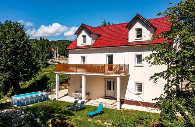 Lovely home in Zlobin with sauna