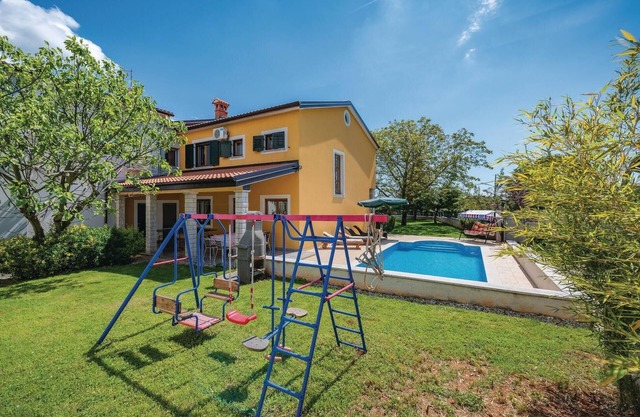 Lovely home in Zminj with kitchen