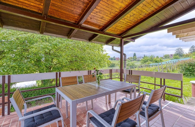 Lovely House Near Zagreb With Terrace, Graberje Ivanićko, Croatia