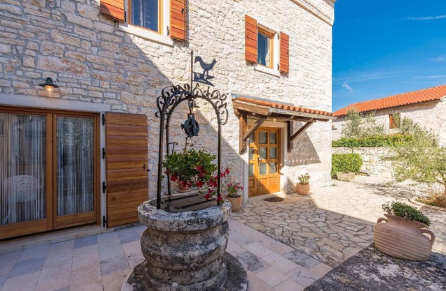 Lovely House in Peresiji with Barbecue and Terrace