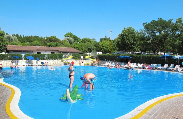 Lovely apartment in villa for 6 people with WIFI, pool, A/C and terrace