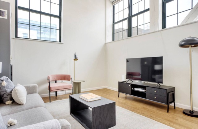 Lovely Kendall Square 1BR w/Gym, near MIT, by Blueground