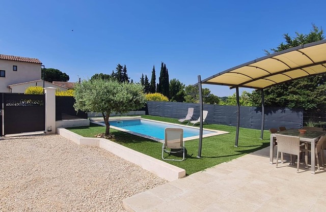 Lovely modern and cosy house in Provence, between Avignon and Luberon