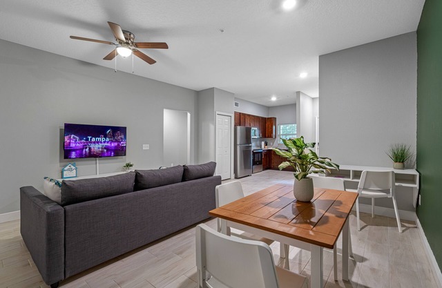 Lovely Newly built condo centrally located in TPAn