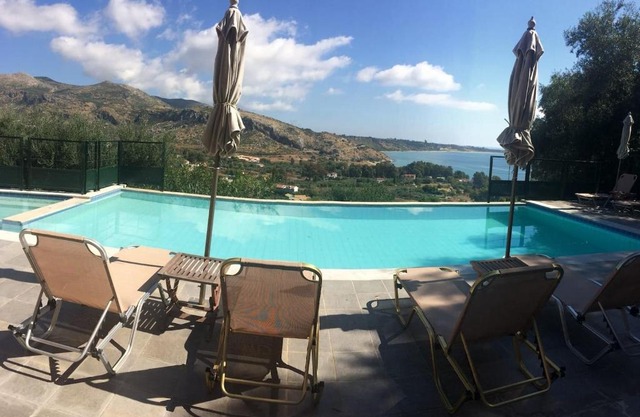 Lovely open plan family Villa in Kato Katelios