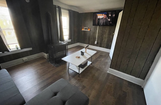 Lovely Rural Saint Mary’s Apartment