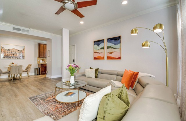 Lovely Scottsdale Retreat: Pool & Hot Tub Access!