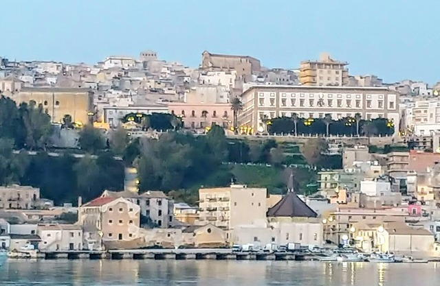 Lovely seafront apt @the port