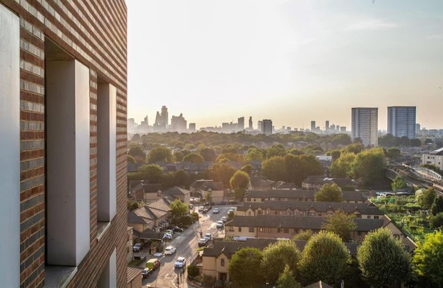 Lovely, Spacious - Penthouse in East London