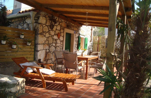 Lovely stone cottage in Pula area