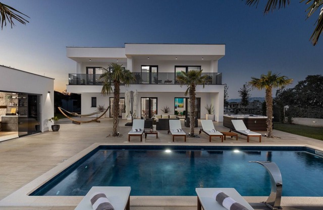 Lovely Villa Quercus