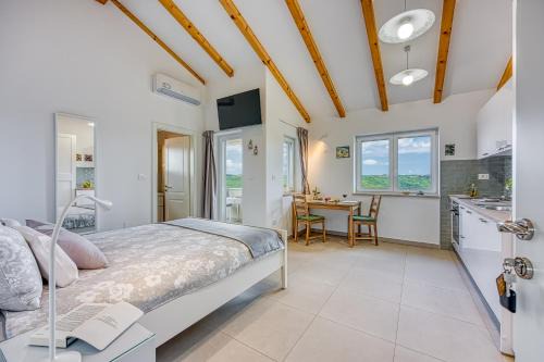 LOVOR - Relax in Greenery & Explore Istria