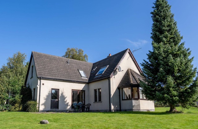 Lower Curr by Interhome