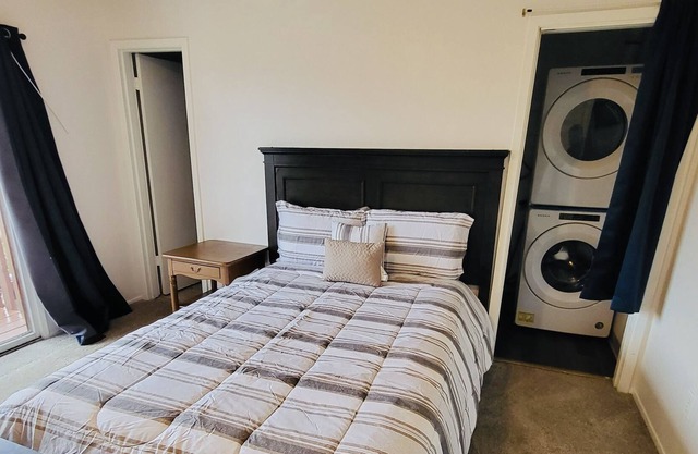 (LT) Fully furnished 1 bedroom apartment in Anchorage