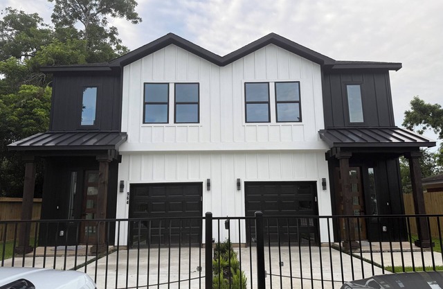 Lucky Street Townhome in vibrant Houston