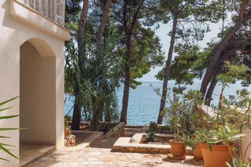 LUMA HVAR Premium Beachfront Villa 1st Row to Sea