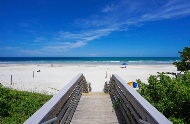 LunaSea Estate - Directly Across from the Ocean