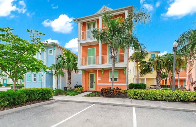 Lush Garden Oasis Cottage near Disney with Margaritaville Resort and Island H2O.