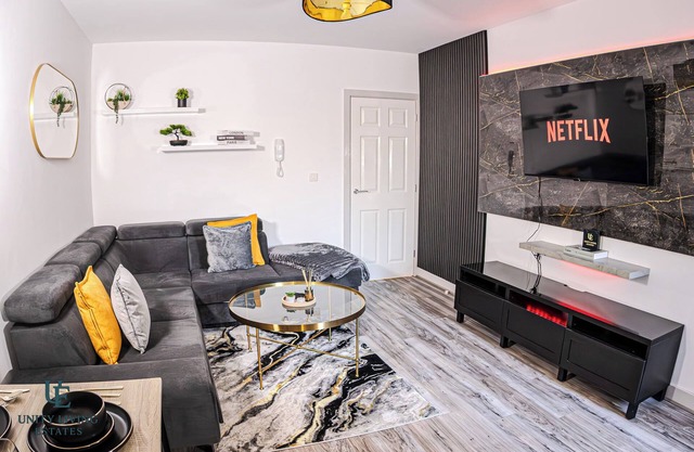 Luxór 1-Bed Stay Near Etihad Stadium & Co-op Live | Just 10 min- Mcr City Centre