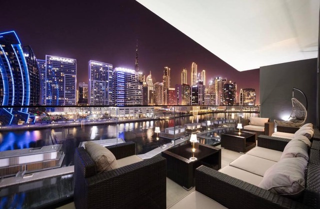 Lux Apartment with huge private Lounge I Burj & Canal View