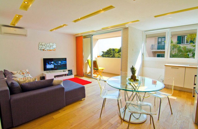 Lux beach sea view with balcony