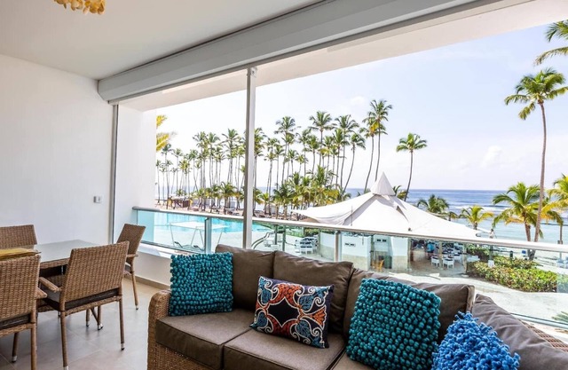 Lux| Beachfront| 60"SmartTV| Beach&Rest| FastWifi