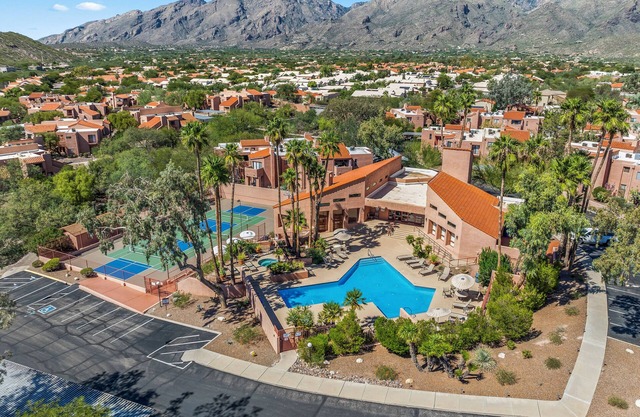 Lux gated condo in Sabino Cyn, relax, explore & create memories 4ever. Book now!