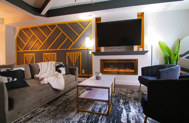 Lux Stay near Patterson Park, John Hopkins, & Stadiums! Family & Pet-Friendly.