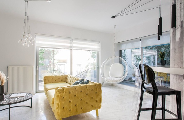 Lux & Vibrant 2 BR Apartment in Philopappou A