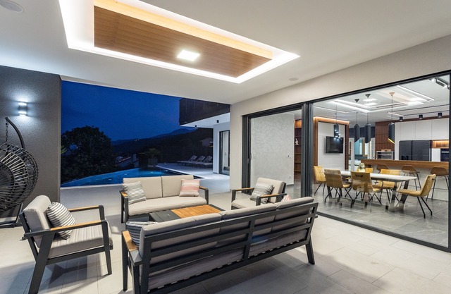 Lux villa w/pool and jacuzzi above Opatija