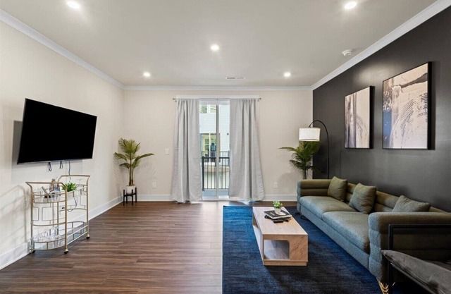 Luxe 3BR King Townhouse w/Rooftop in Uptown CLT!
