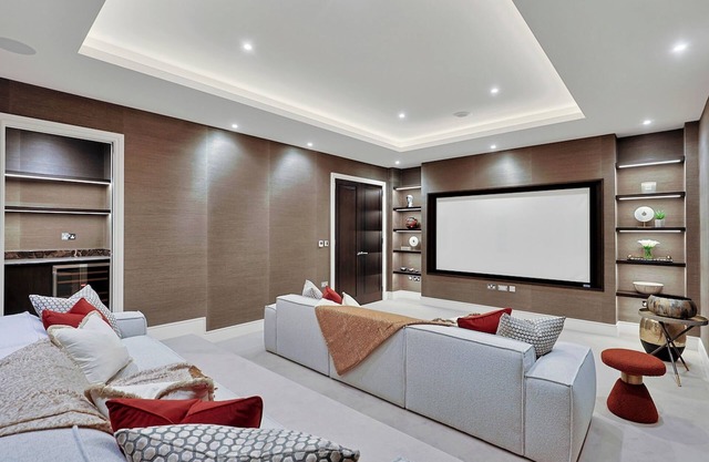 Luxe Home With Cinema Room - South Kensington