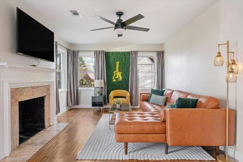 Luxe Jazz~4 Bed~Updated~Fun
