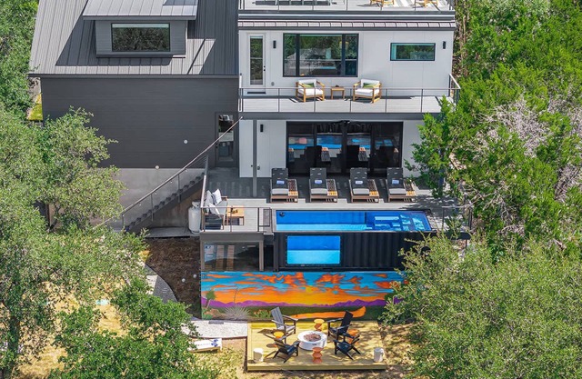 Luxe Pool, Fire Pit, Lake Views | Sundown Social