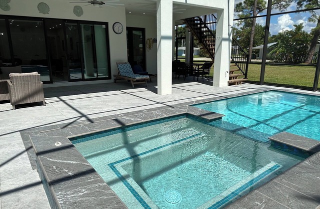 Luxe Pool-Side 6-bed Villa in Naples Minutes to Vanderbilt Beach and Mercato!