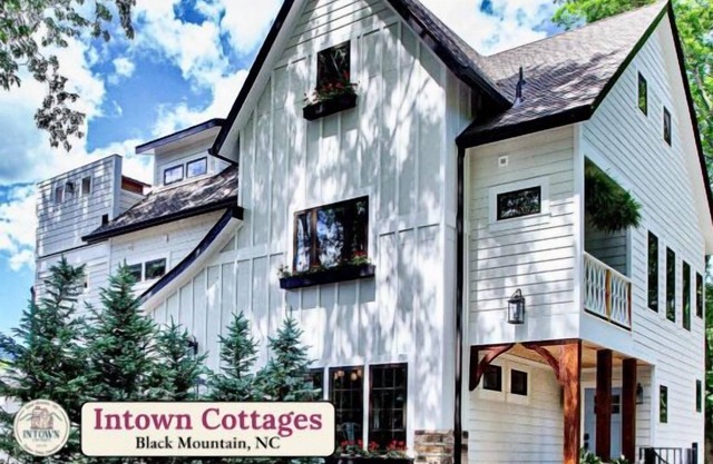 Luxe Retreat w/HT-Sauna Deck, King Suites&DT Charm