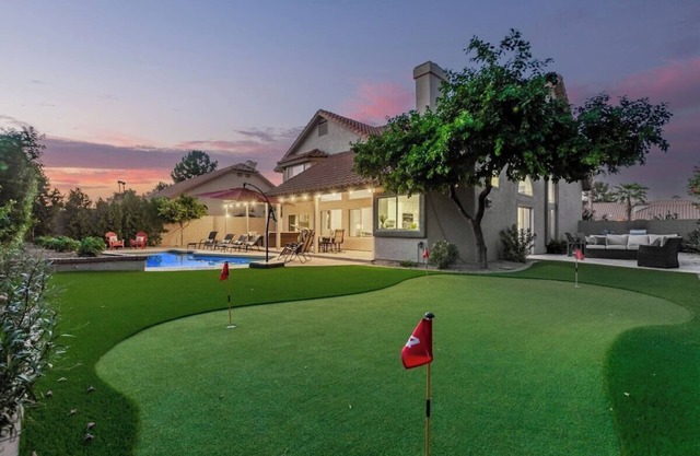 Luxe Tempe Retreat | Heated Pool, Putting Green & Firepit Oasis
