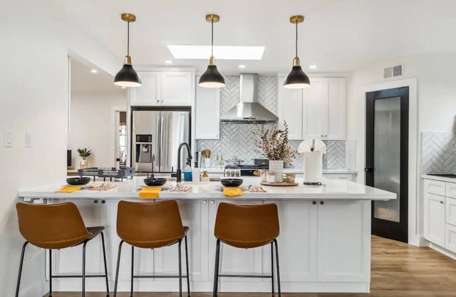 LuxoStays | ! Modern 3B #KING bed #SFO#Family