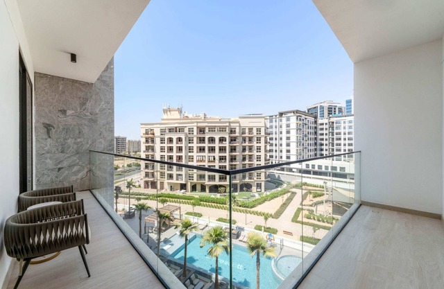 Luxurious 1 Bedroom Retreat with pool gym and game