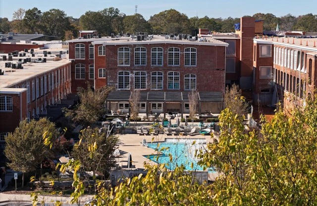 Luxurious 2 Bedroom/2 Bathroom!