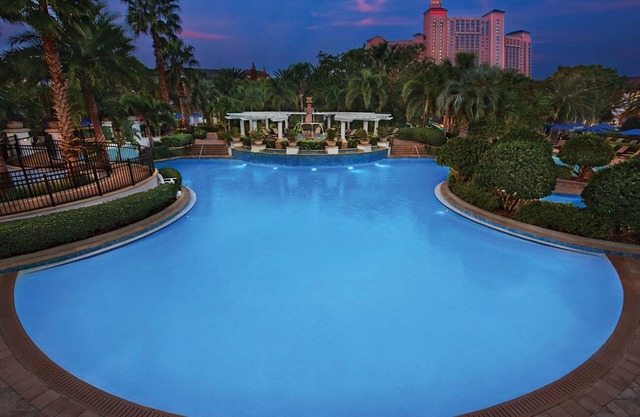 Luxurious 3 bedroom/3 bath at Marriott's Lakeshore Reserve. Book Now!