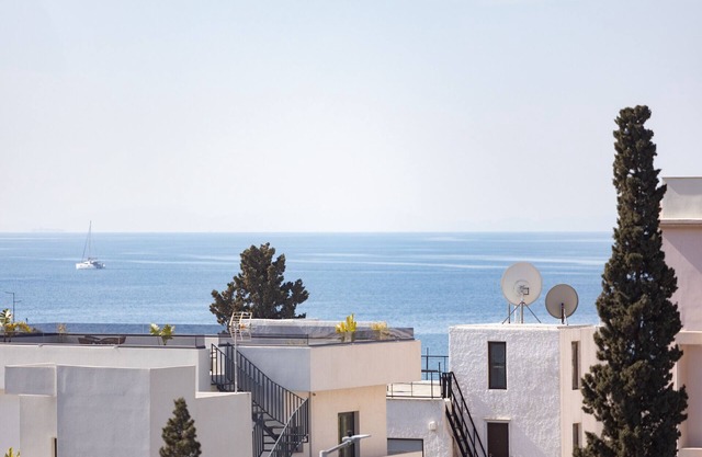 Luxurious 3-Bedroom Seaside Retreat | Fully Renovated April 2025