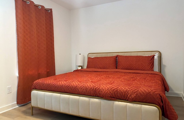 Luxurious 3-bedroom townhome centrally located in fabulous Nashville