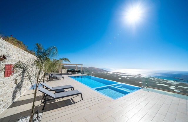 Luxurious 3bd Villa Ariti *breathtaking sea view*