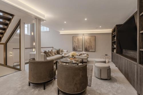 Luxurious 4-Bed Knightsbridge Home Near Harrods