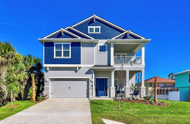 Luxurious 4-Bedroom Beach Home in Palm Coast