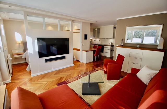 Luxurious apartment for two: close to the beach, central & lovingly designed