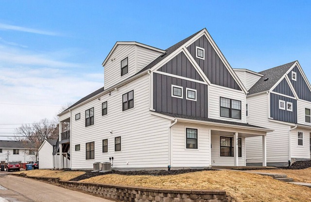 Luxurious and Comfortable Duplex!