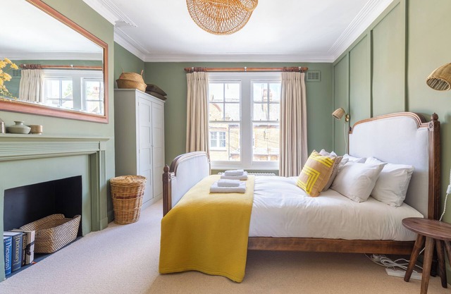 Luxurious and Well-Designed 3BD flat, Clapham