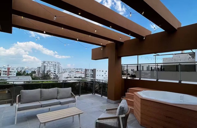 Luxurious Apartment with Jacuzzi